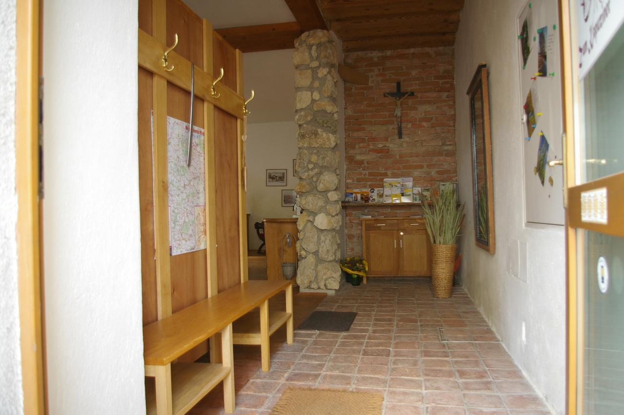 Ferienwohnung Zum Kapuziner Poysdorf Exterior foto